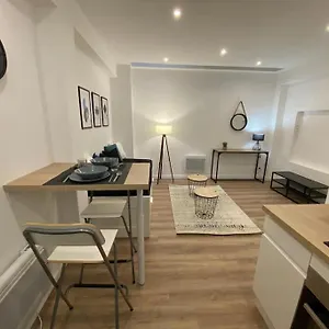 https://studio-atypique-centre.midi-pyreneeshotels.com